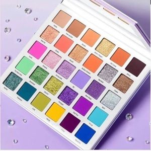 Mikayla Glamlite Palette